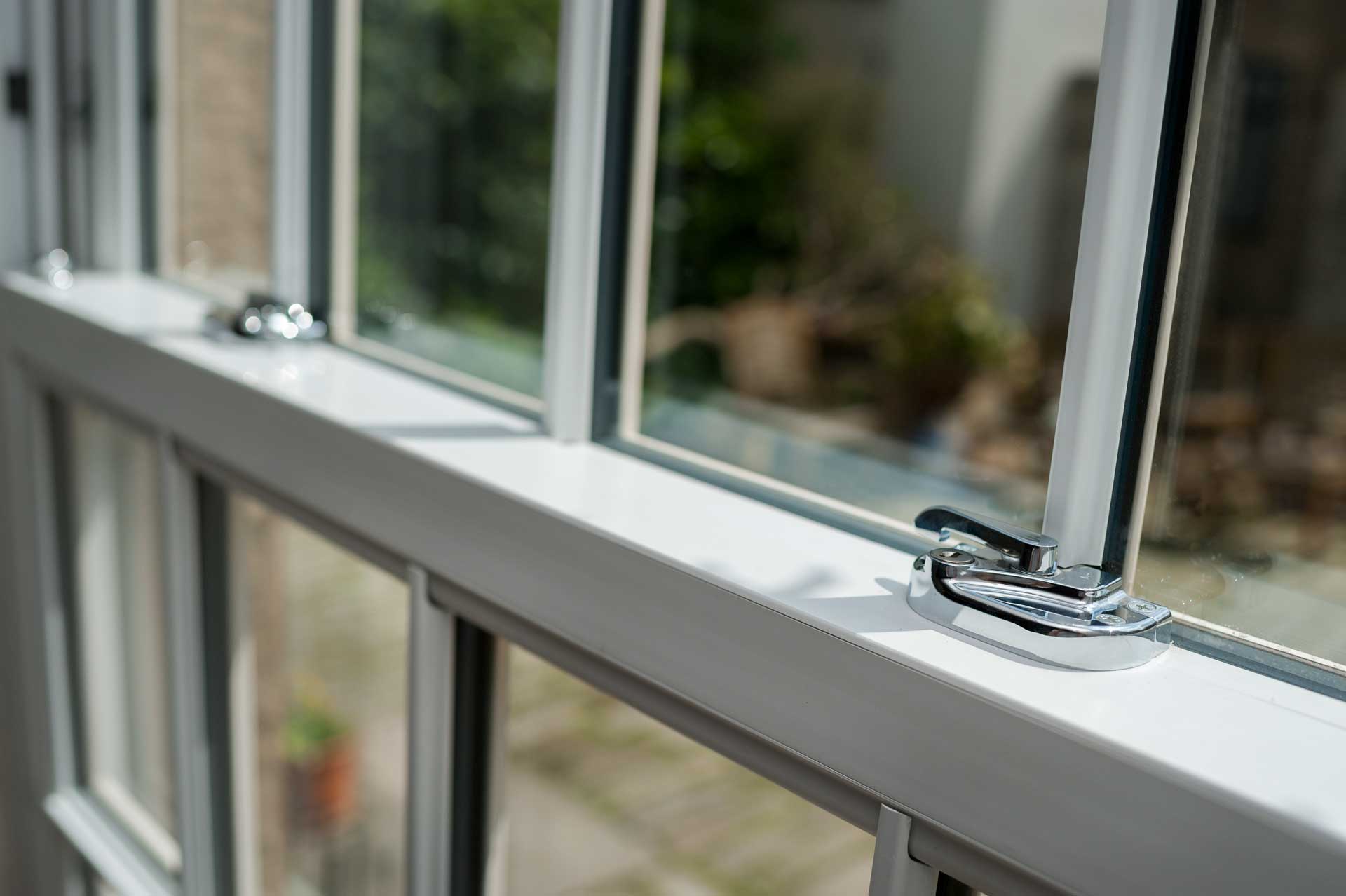 https://signaturehomeimprovements.uk/wp-content/uploads/2021/09/Evolve-VS-Norvik-cream-internal-close-up-25.jpg